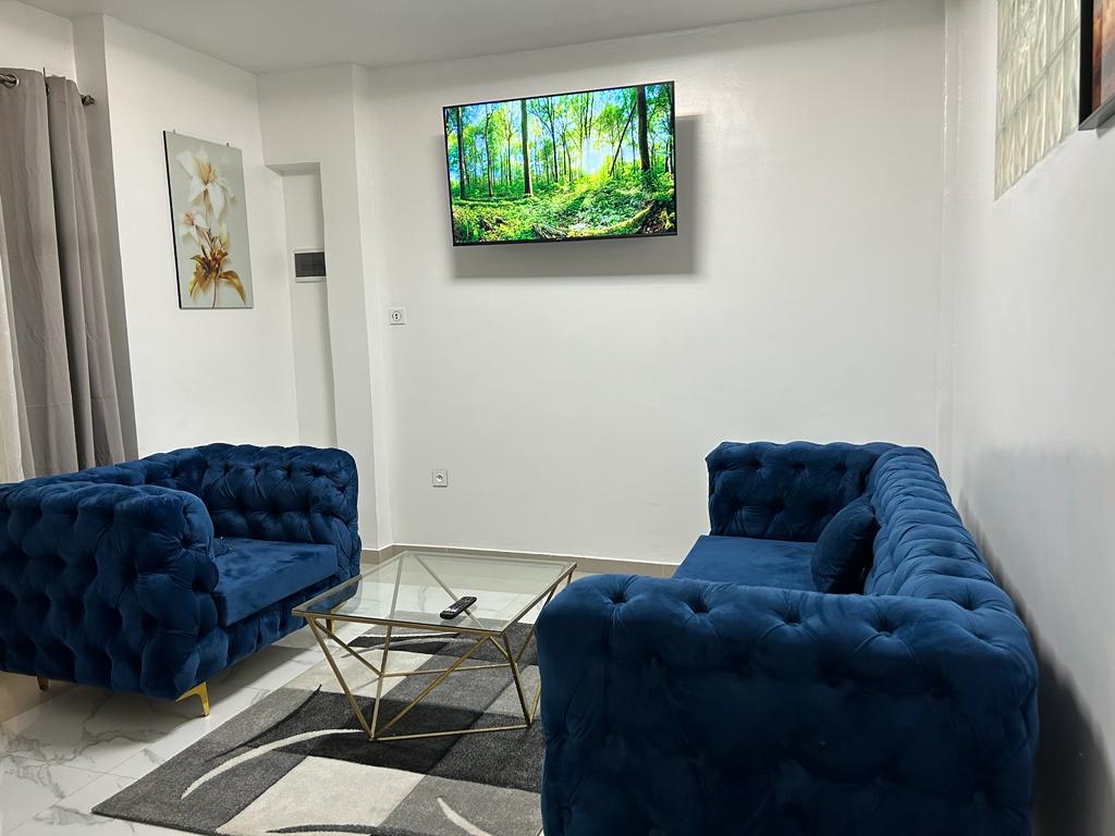 Appartement moderne 3 chambres à Bastos