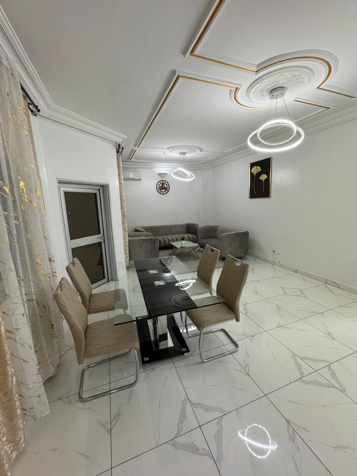 Villa duplex 5 chambres avec piscine – Odza